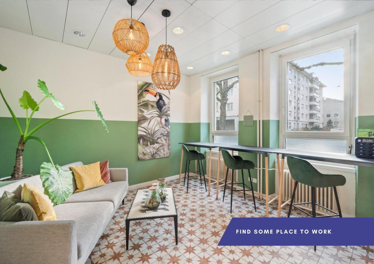 Becozy Self Check-in Pop-up